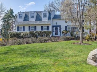 7 Burlington Rd, Livingston, NJ 07039