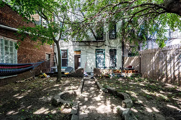 Rented by Nooklyn NYC LLC | media 46