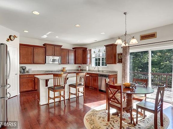 5th image of 1020 W Kensington Cir