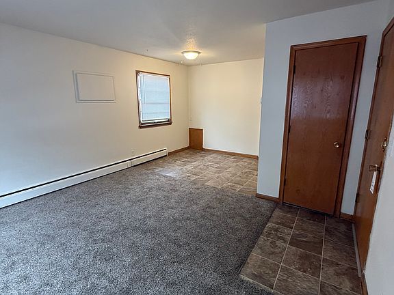 2nd image of 4441 University Ave NE APT 103