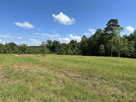 3rd image of 1032 County Road 4910