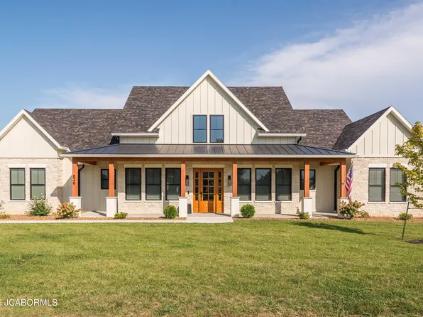 626 Thorngrass Dr, Jefferson City, MO 65109