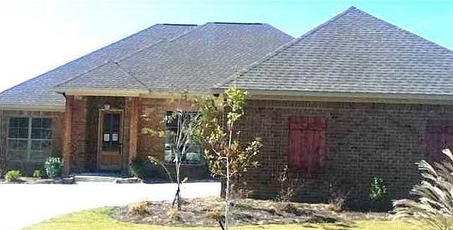 2nd image of 102 Camden Pl
