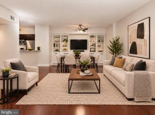 1001 N Randolph St APT 610, Arlington, VA 22201