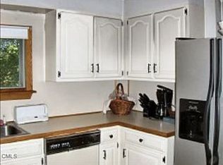 31 Wellsville Ave, New Milford, CT 06776
