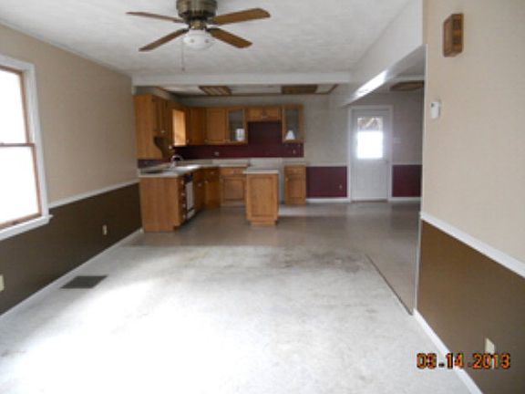 3rd image of 14 W Park Dr