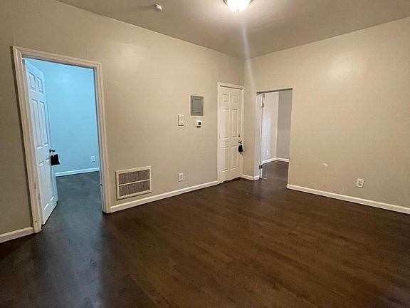 4th image of 46 Blum St Floor 1