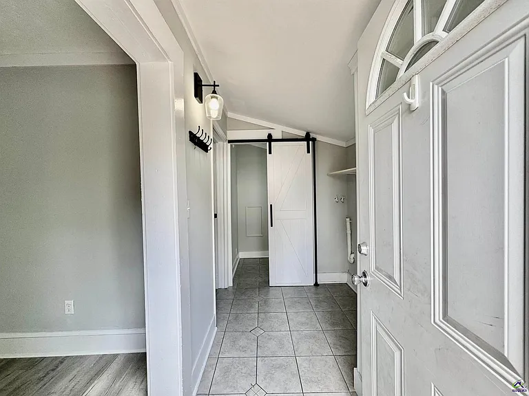 800 Ball St — Photo 18