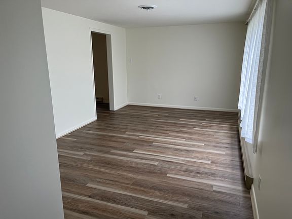 3rd image of 211 McMillan Ct