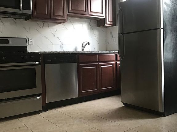 2nd image of 169 Frank St #1