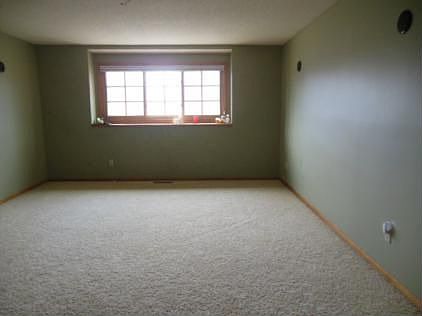 4th image of 13185 Isanti St NE