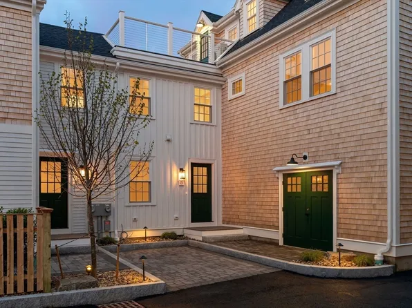 143 Derby St #2, Salem, MA 01970