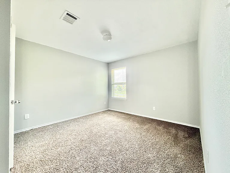 251 Cyrus St — Photo 30