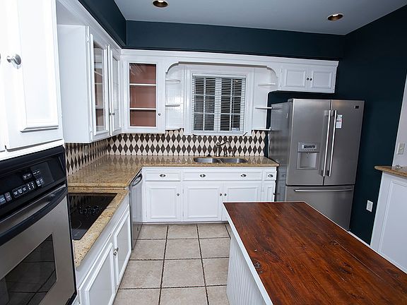 5th image of 930 Central Dr