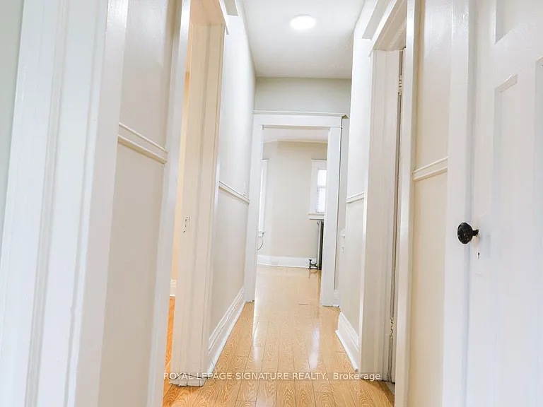 111 Northcliffe Blvd #ALL INCLUSIVE UPPER — Photo 10