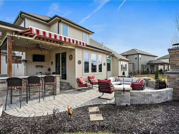 1463 Woodland Rd, Greenwood, MO 64034