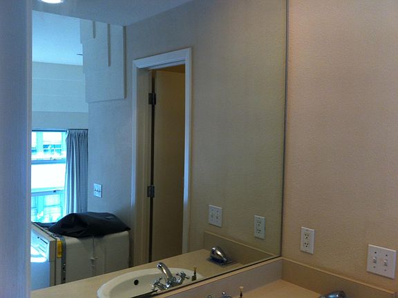 2nd image of 1083 Clay St APT 301