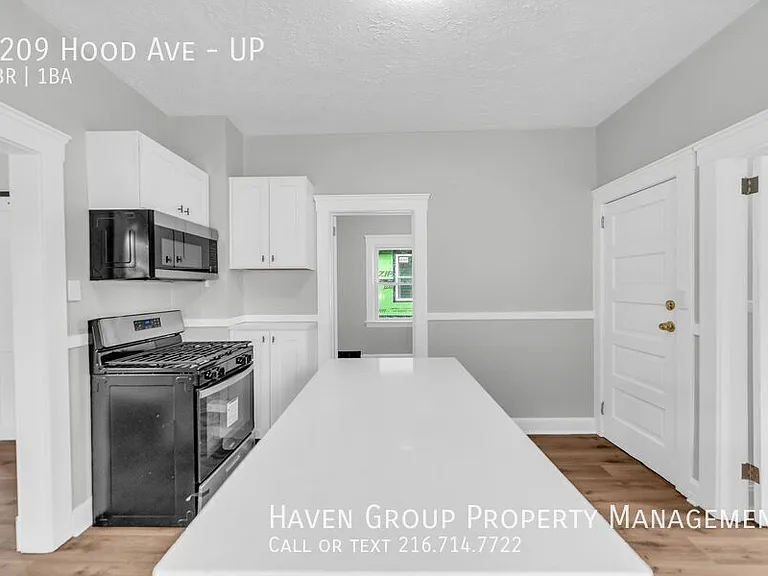 2209 Hood Ave #UP — Photo 9