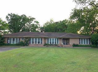 1759 Tenaha St, Center, TX 75935