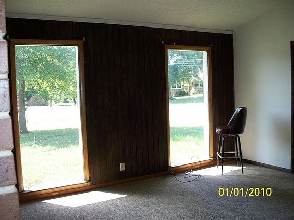 full view windows throughout