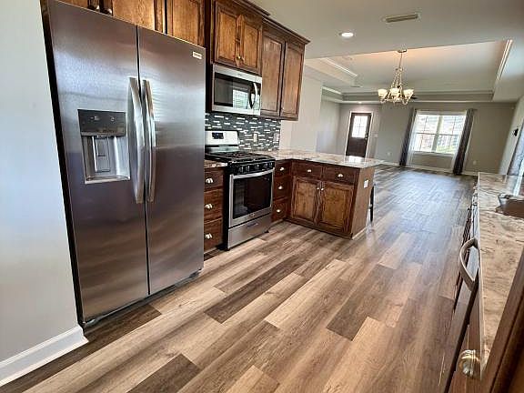 5th image of 118 Mapleleaf Ct