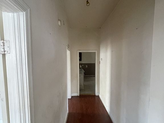 4th image of 1055 Ann St #2