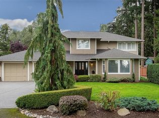 21011 Hillcrest Pl, Edmonds, WA 98026