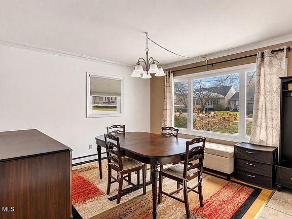 4th image of 101 Waterman Avenue