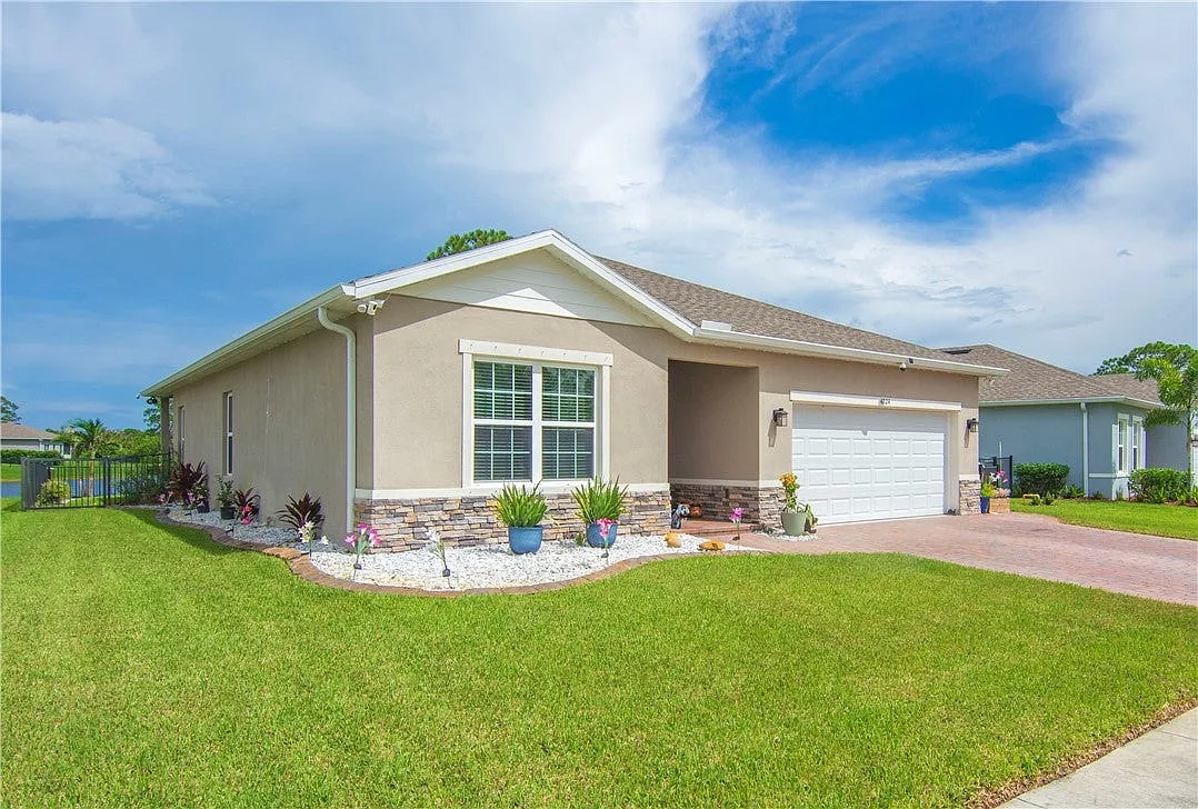 3 bed, 1533 sqft, $3,350 — Photo 2