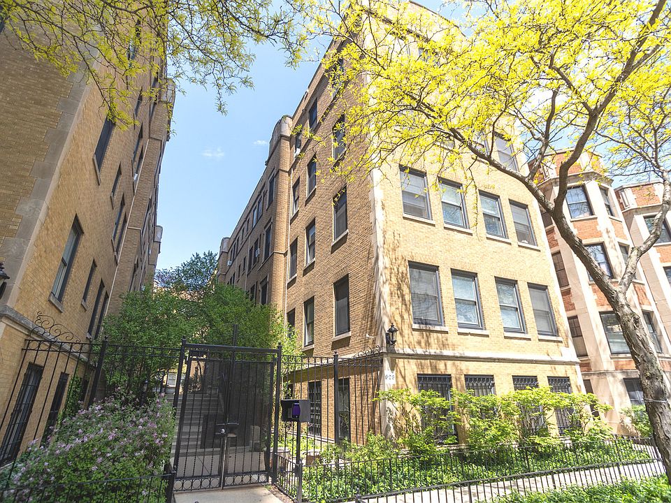 1st image of 626 W WAVELAND Avenue #1C