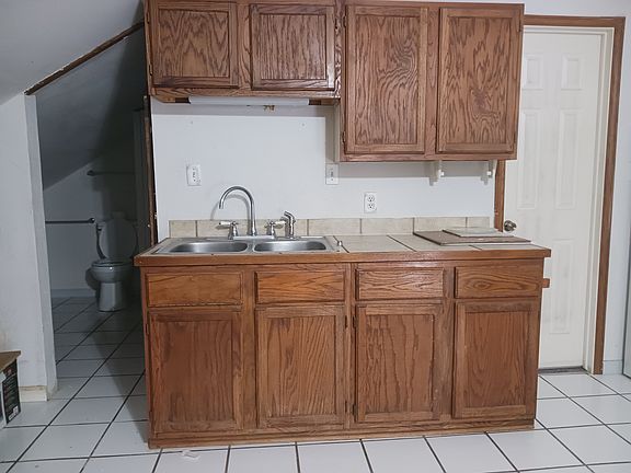 3rd image of 114 Fleury Way #C