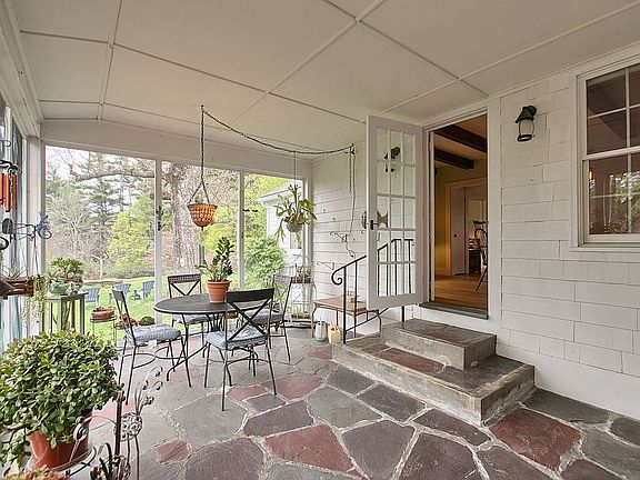 4th image of 47 Highland St