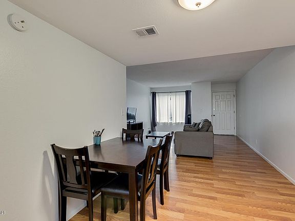 5th image of 1927 E Hampton Ave Unit 220