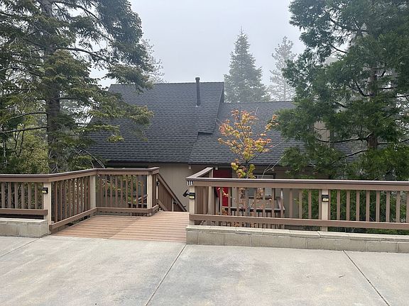 3rd image of 111 Saint Andrews Dr