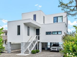 75 Hillside Ave, Milford, CT 06460