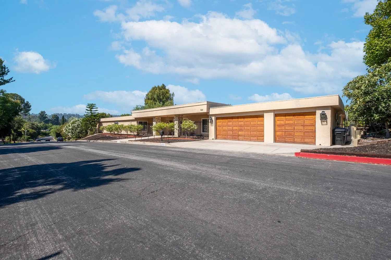 5 bed, 4610 sqft, $12,000 — Photo 1