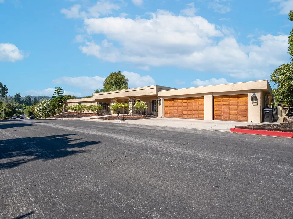 4321 Clear Valley Dr