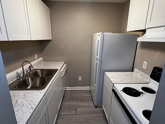 5th image of 1419 Colony Park Dr APT 13
