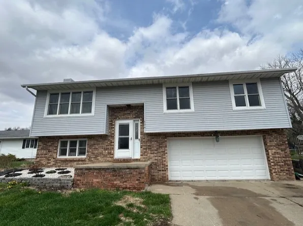 504 Rider St, Garwin, IA 50632