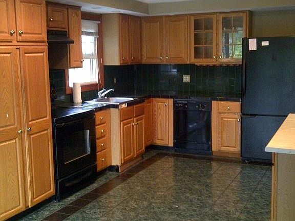 2nd image of 91 Riverlin St