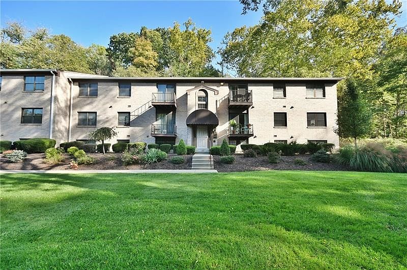 Building C in Timbercreek. The condo is located in this building.