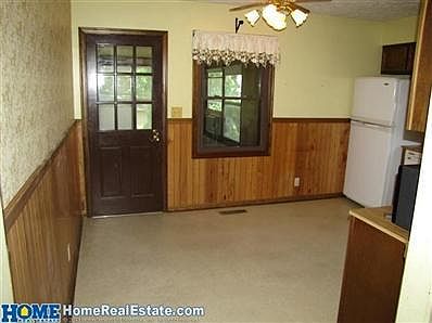 4th image of 4421 N 72nd St