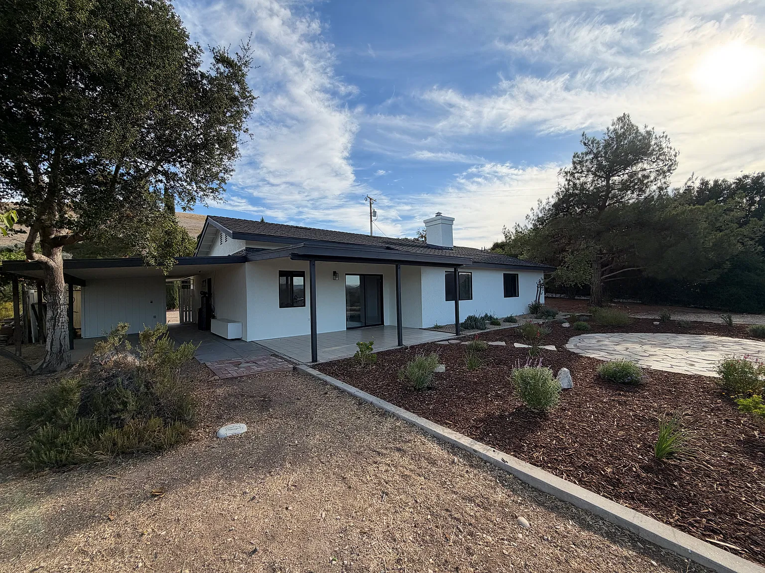 3 bed, 1200 sqft, $3,500 — Photo 2