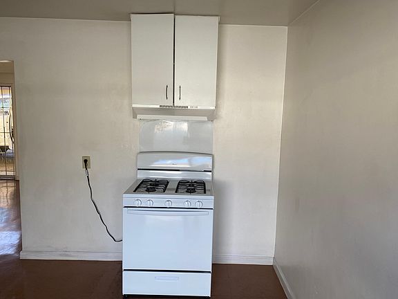 5th image of 151 N Victoria Ave #151