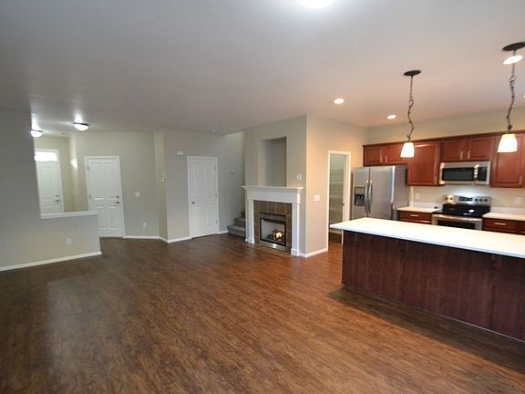 4th image of 3235 Destination Ave E