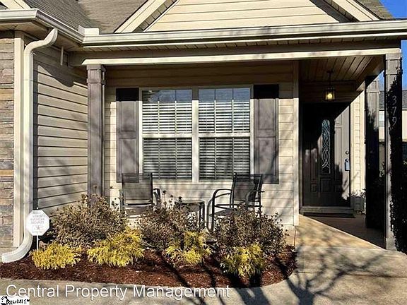 4th image of 379 Edgemont Ave