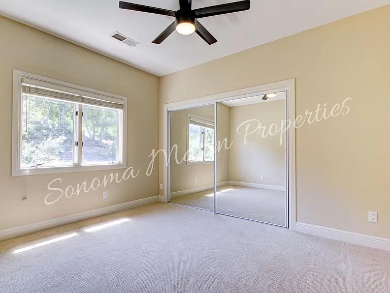 4626 Bennett View Dr — Photo 32