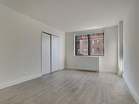 3rd image of 300 Mercer St APT 4J