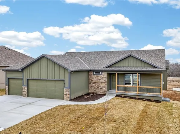 1313 N Holland Dr, Independence, MO 64056