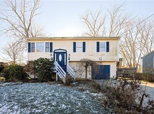 64 Catherine St, Bristol, RI 02809